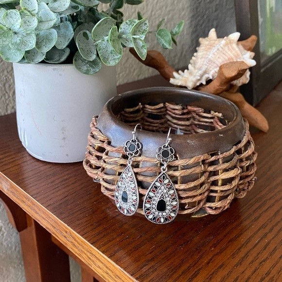 Boho Blackjack Large rhinestone teardrop earrings - Picture 3 of 6